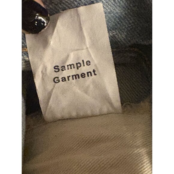 Vintage Collectible Japanese Levi's 501Z XX Selvedge Jeans in Light Wash Denim - Picture 11 of 11